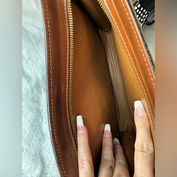 Authentic Louis Vuitton pochette homme